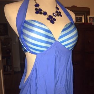 NWOT Flattering blue tankini top layered Sz L